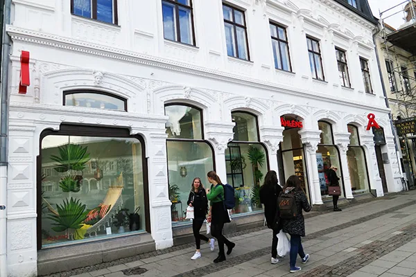 High street store front leased by reteam group